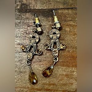 Monet gold tone crystal stone drop fashion earrings
